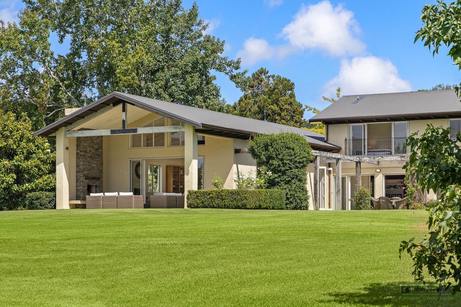 Slider image of 5 Dysart Lane, Auckland