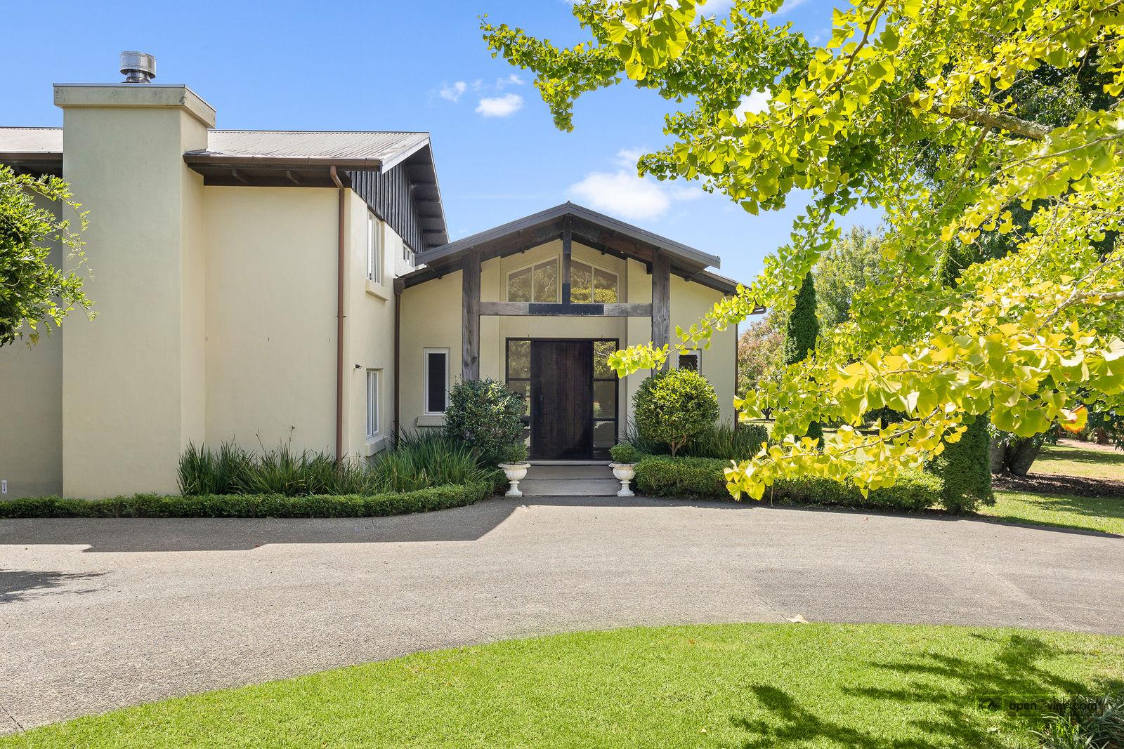 Slider image of 5 Dysart Lane, Auckland