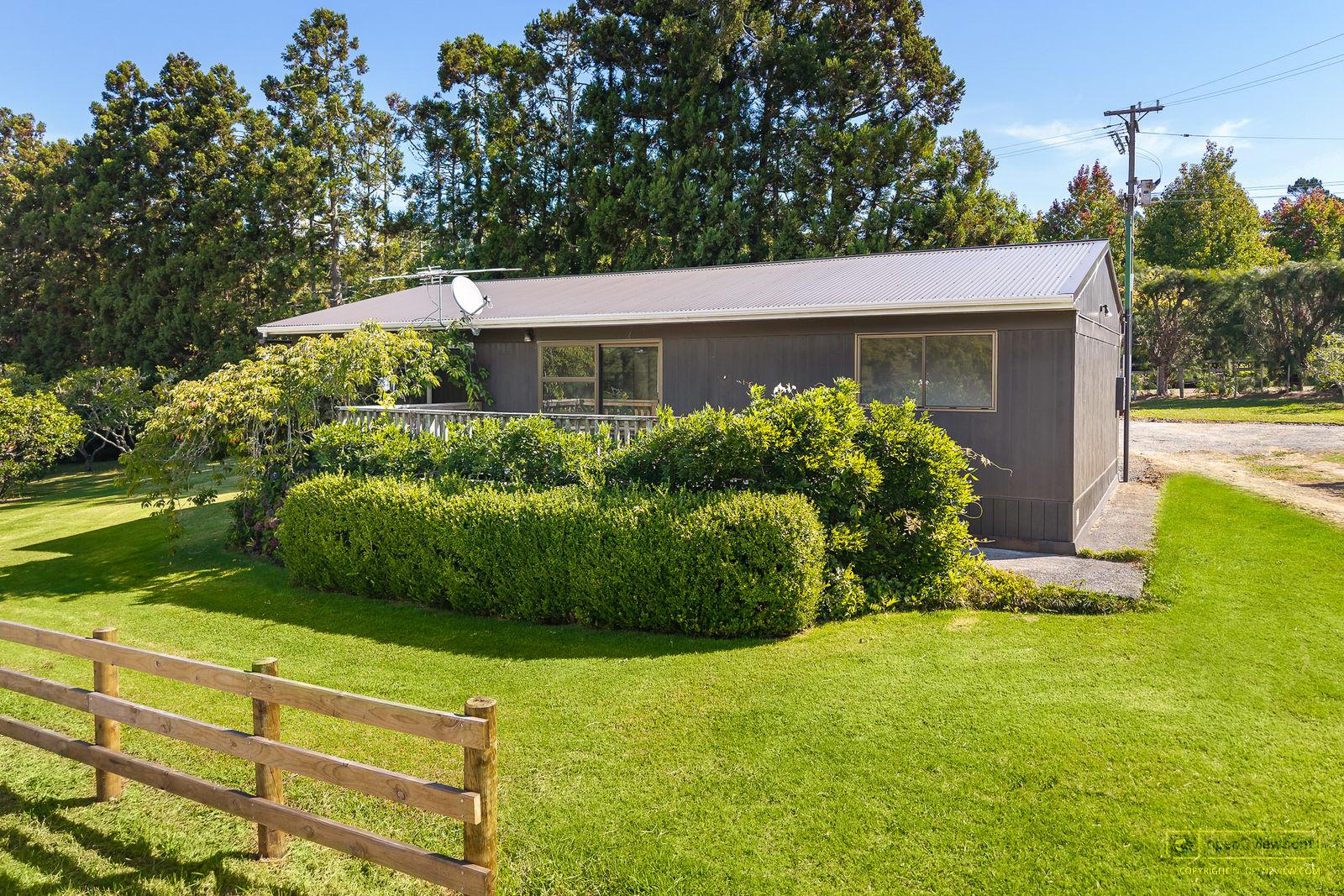 Slider image of 5 Dysart Lane, Auckland