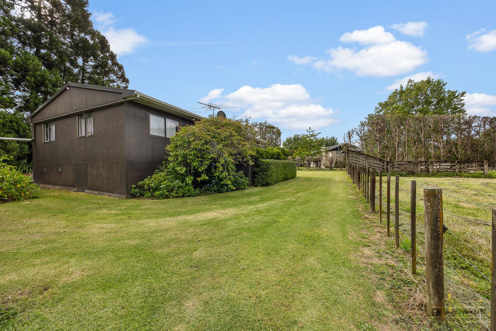 Slider image of 5 Dysart Lane, Auckland