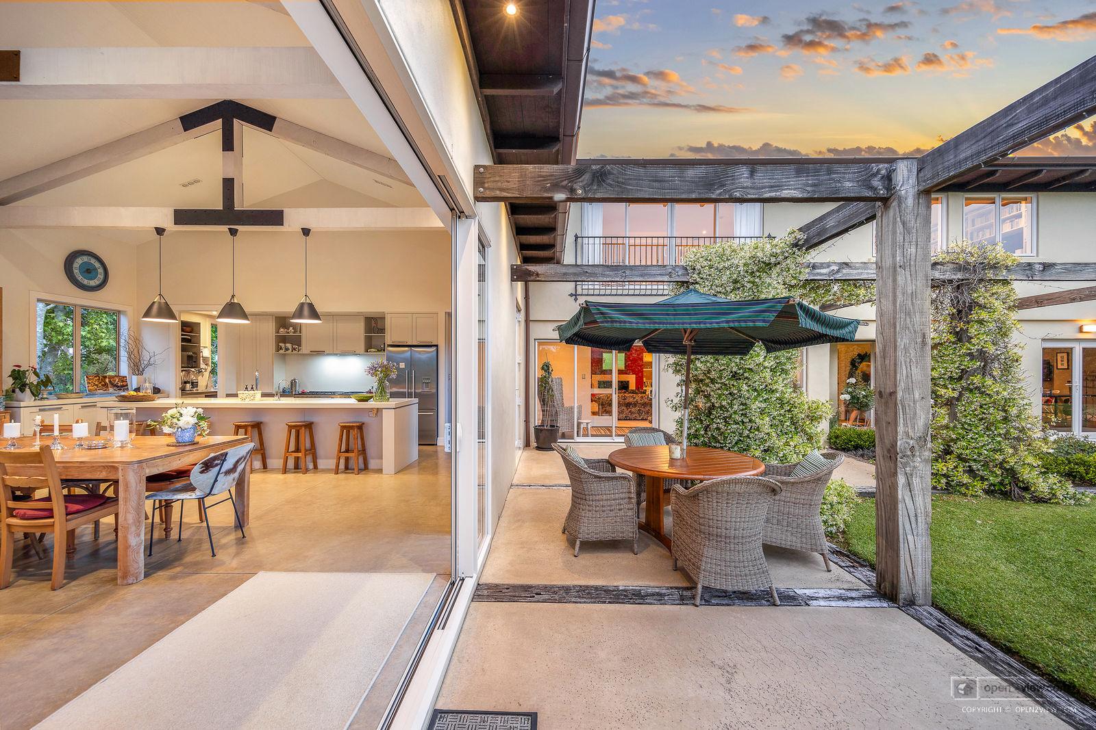 Slider image of 5 Dysart Lane, Auckland