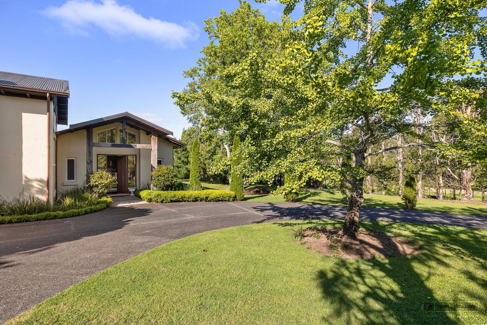 Slider image of 5 Dysart Lane, Auckland