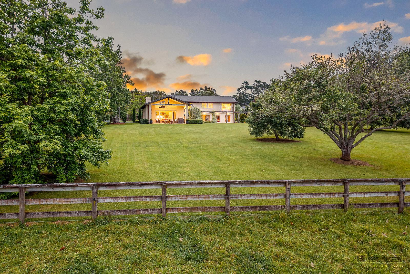 Slider image of 5 Dysart Lane, Auckland