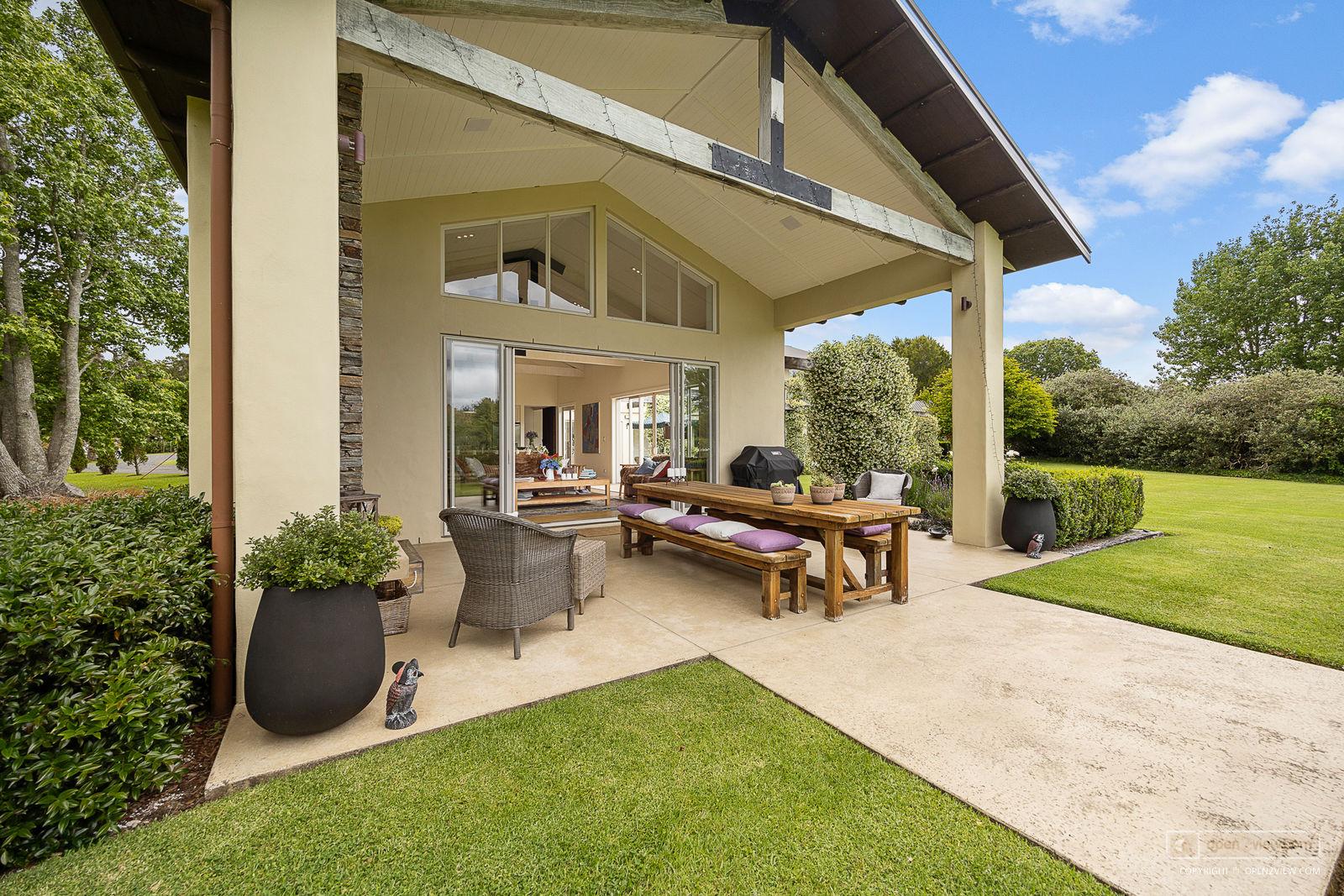 Slider image of 5 Dysart Lane, Auckland