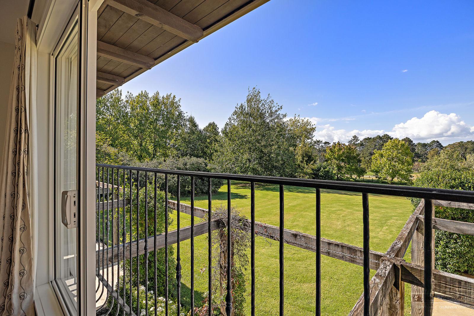 Slider image of 5 Dysart Lane, Auckland