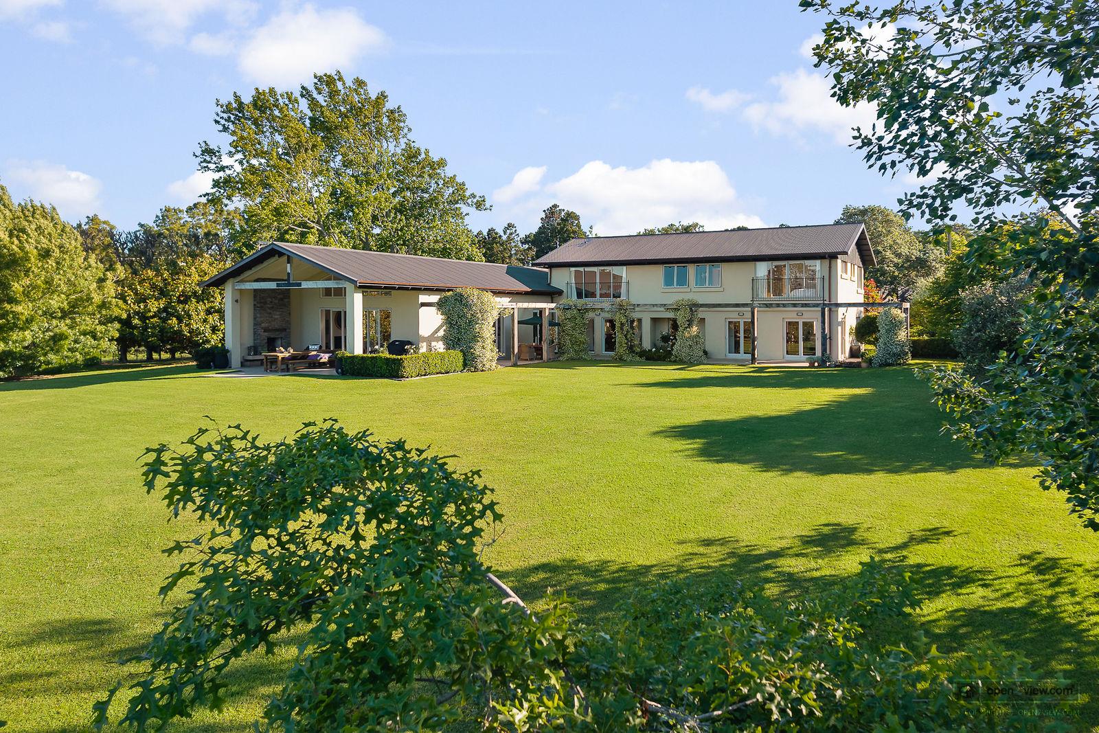 Slider image of 5 Dysart Lane, Auckland