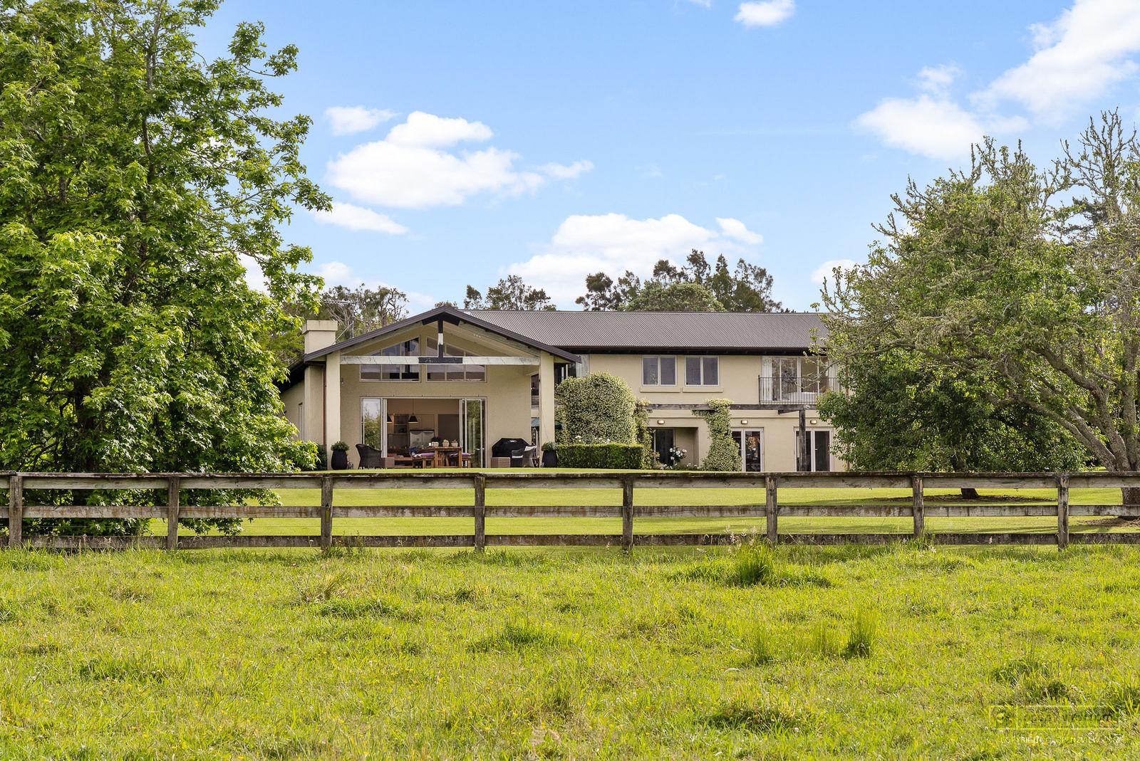 Slider image of 5 Dysart Lane, Auckland