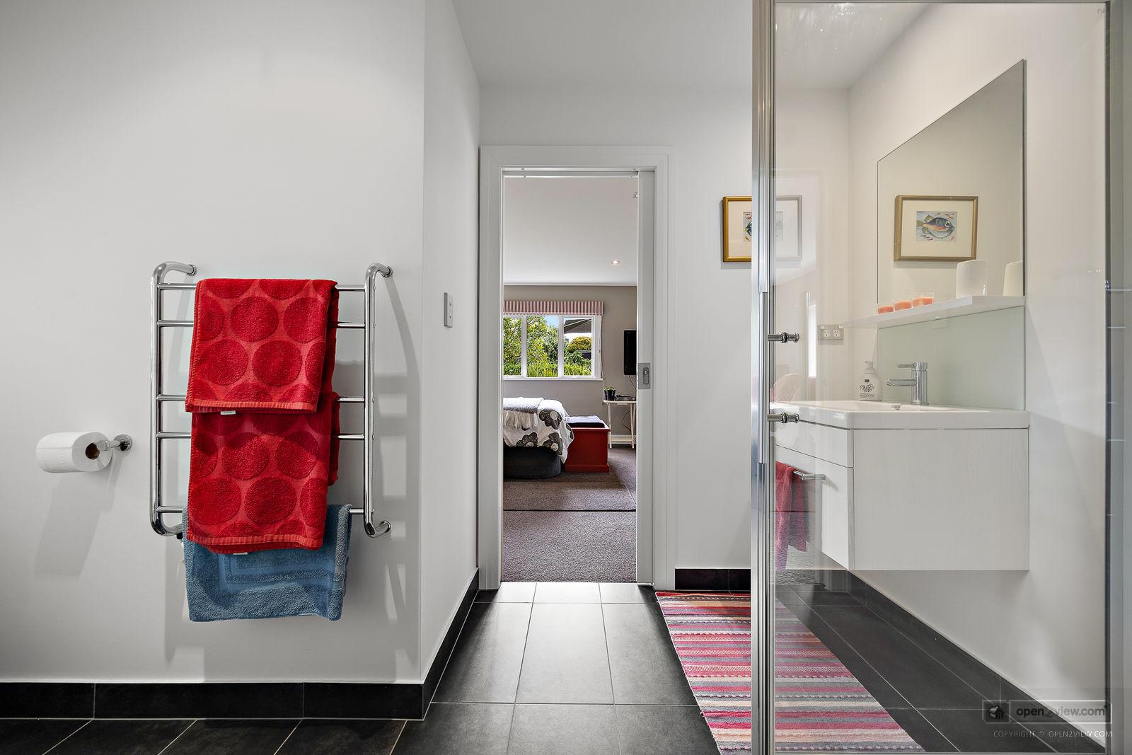 Slider image of 5 Dysart Lane, Auckland