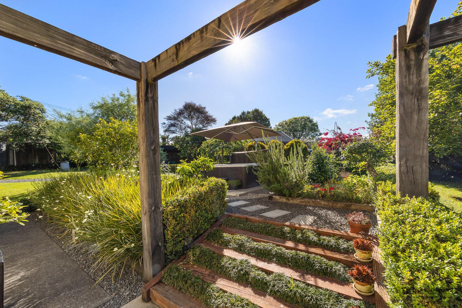 Slider image of 5 Dysart Lane, Auckland