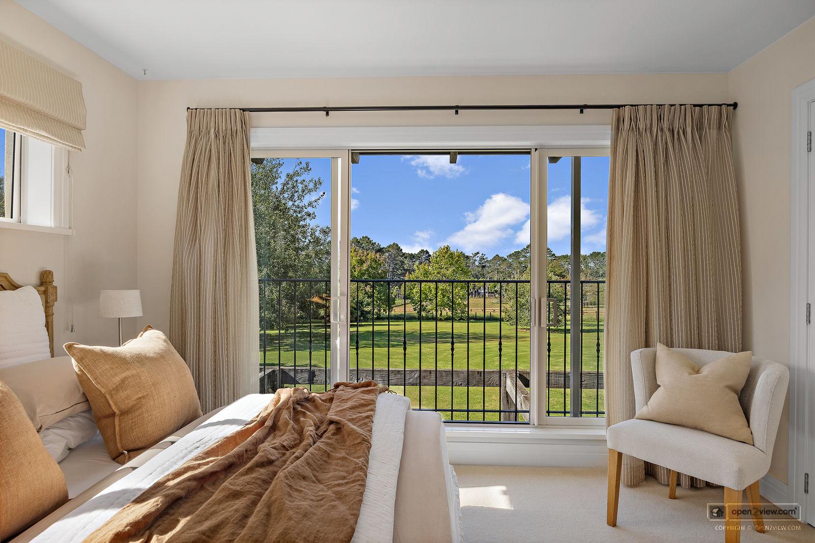 Slider image of 5 Dysart Lane, Auckland