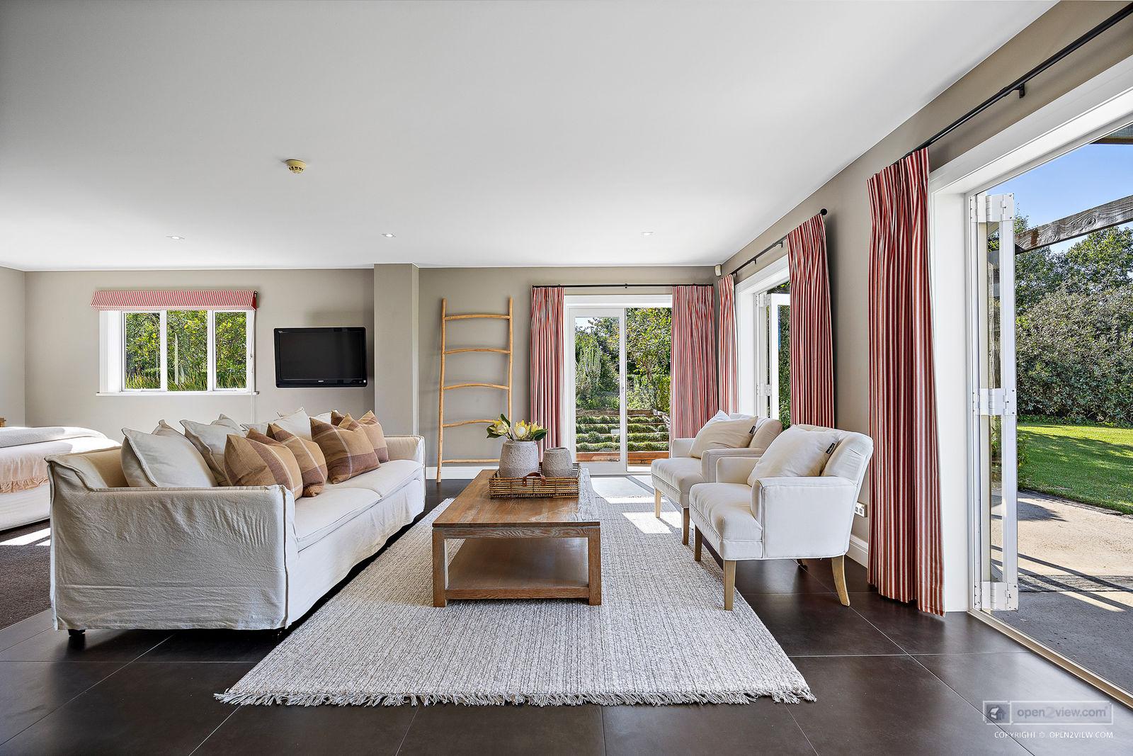 Slider image of 5 Dysart Lane, Auckland