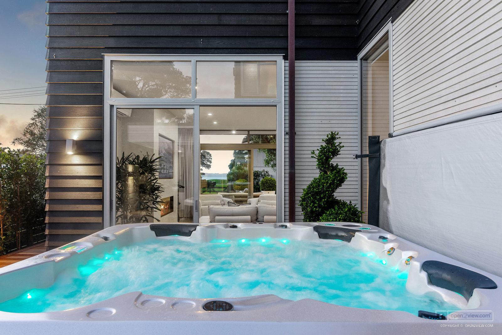 Slider image of 37 Laurence Street, Auckland
