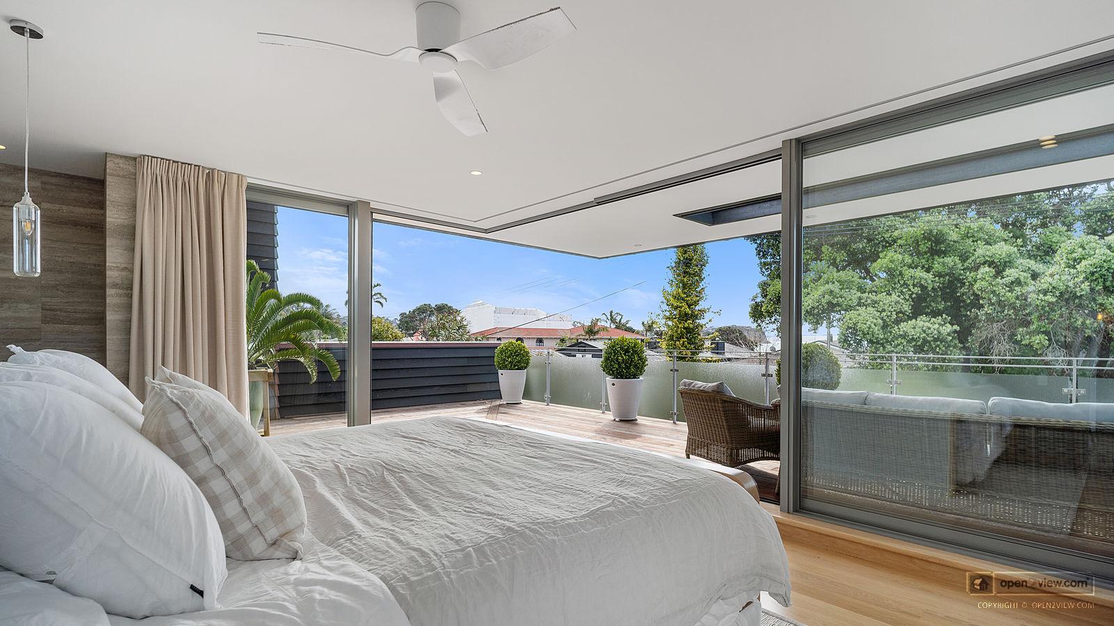 Slider image of 37 Laurence Street, Auckland