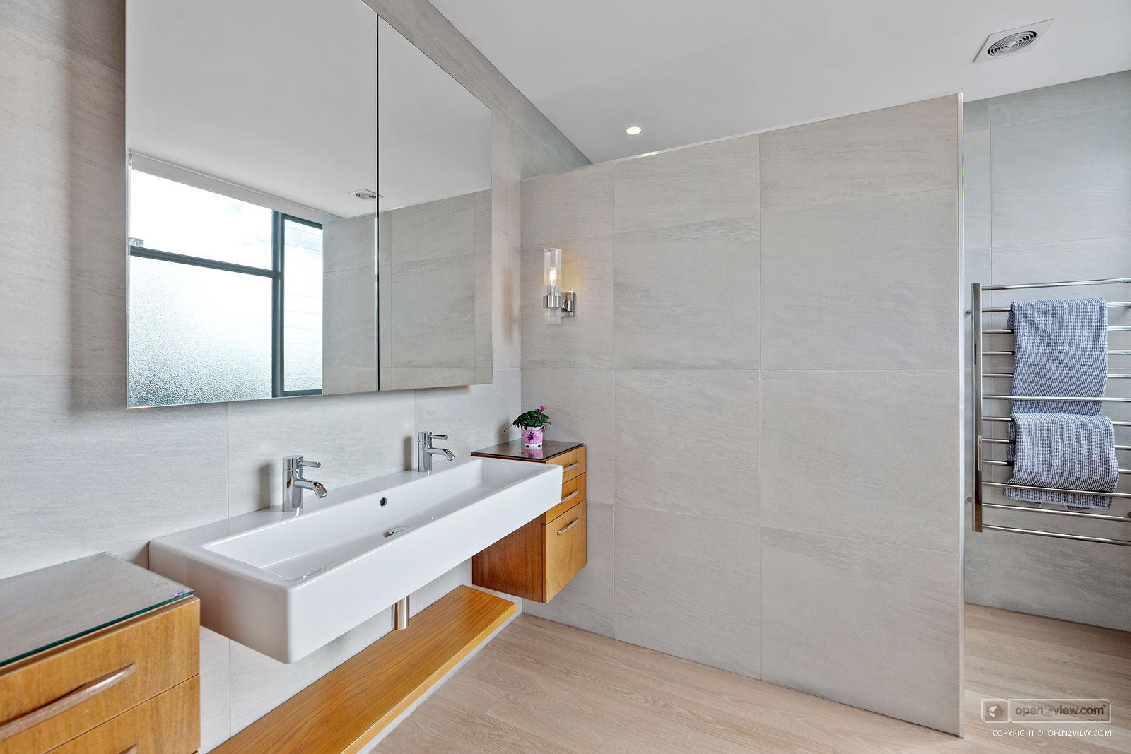 Slider image of 37 Laurence Street, Auckland