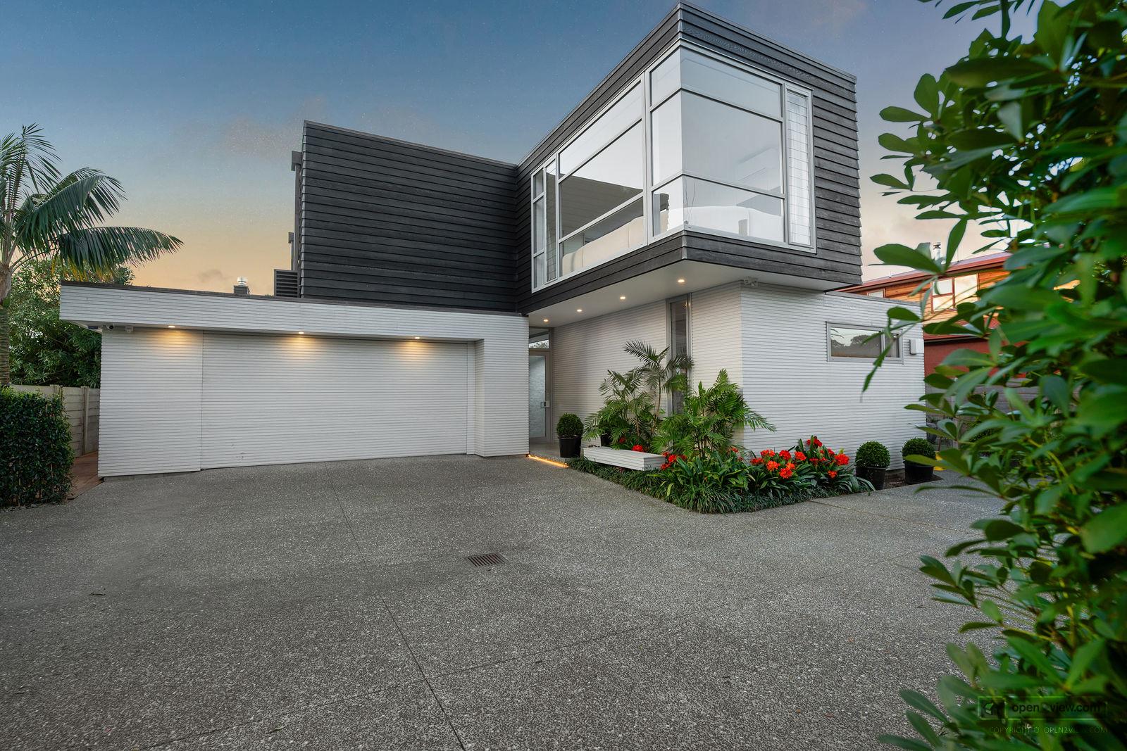 Slider image of 37 Laurence Street, Auckland