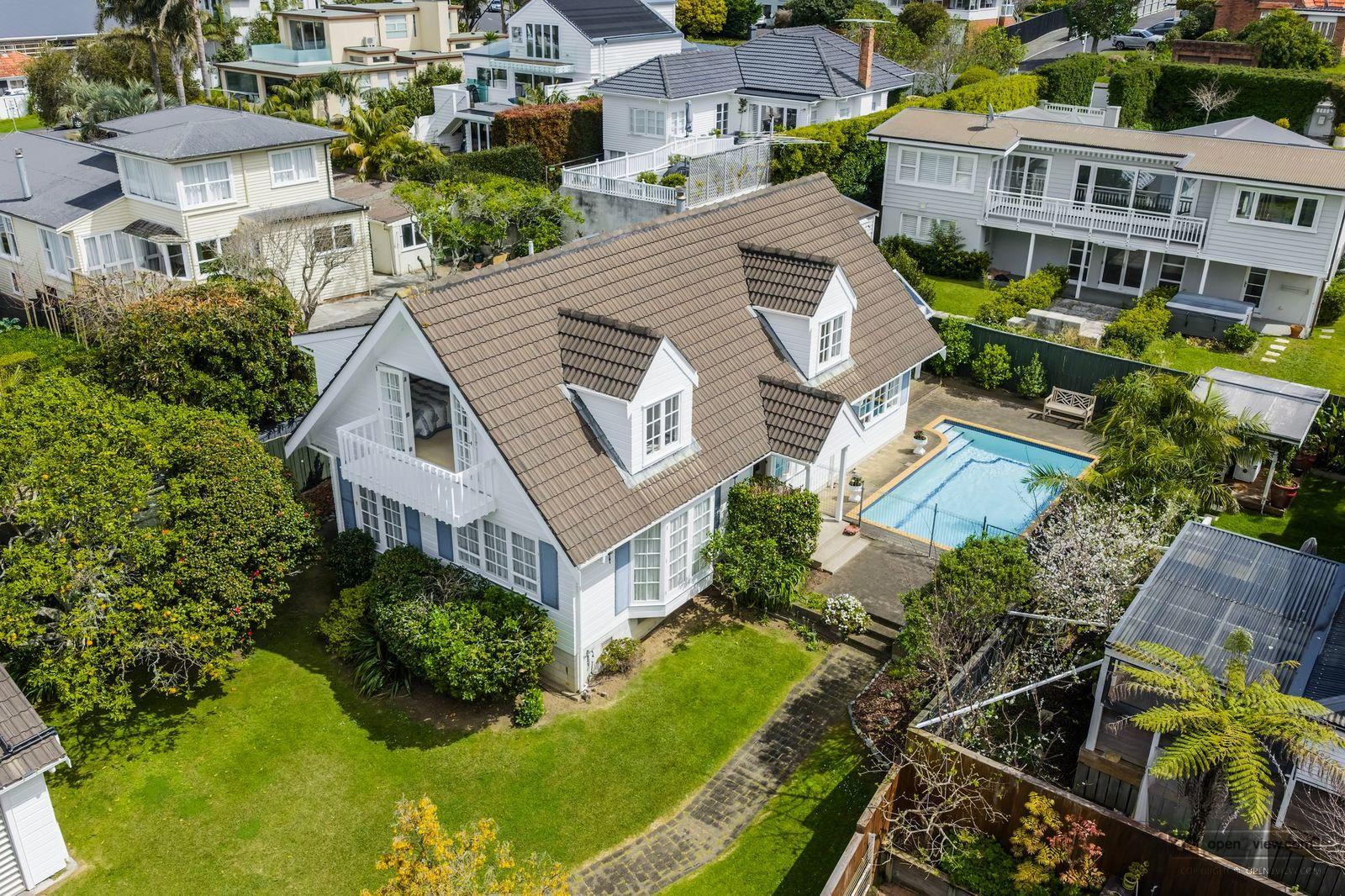 Slider image of 3A Brett Avenue, Auckland