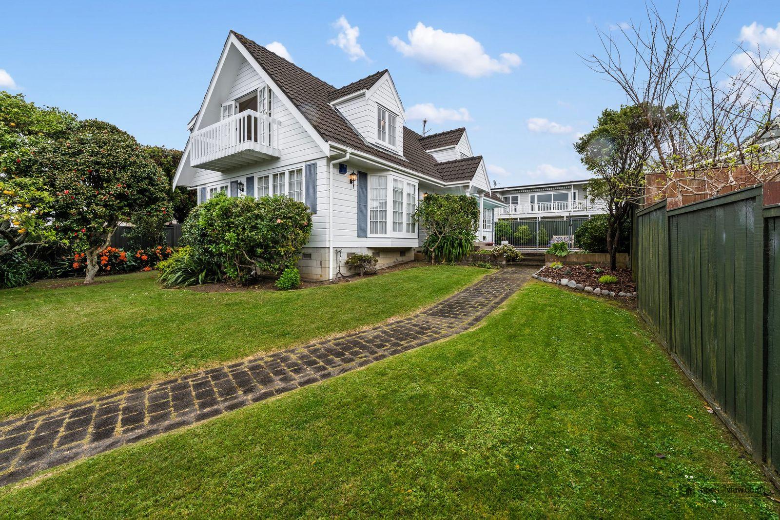 Slider image of 3A Brett Avenue, Auckland