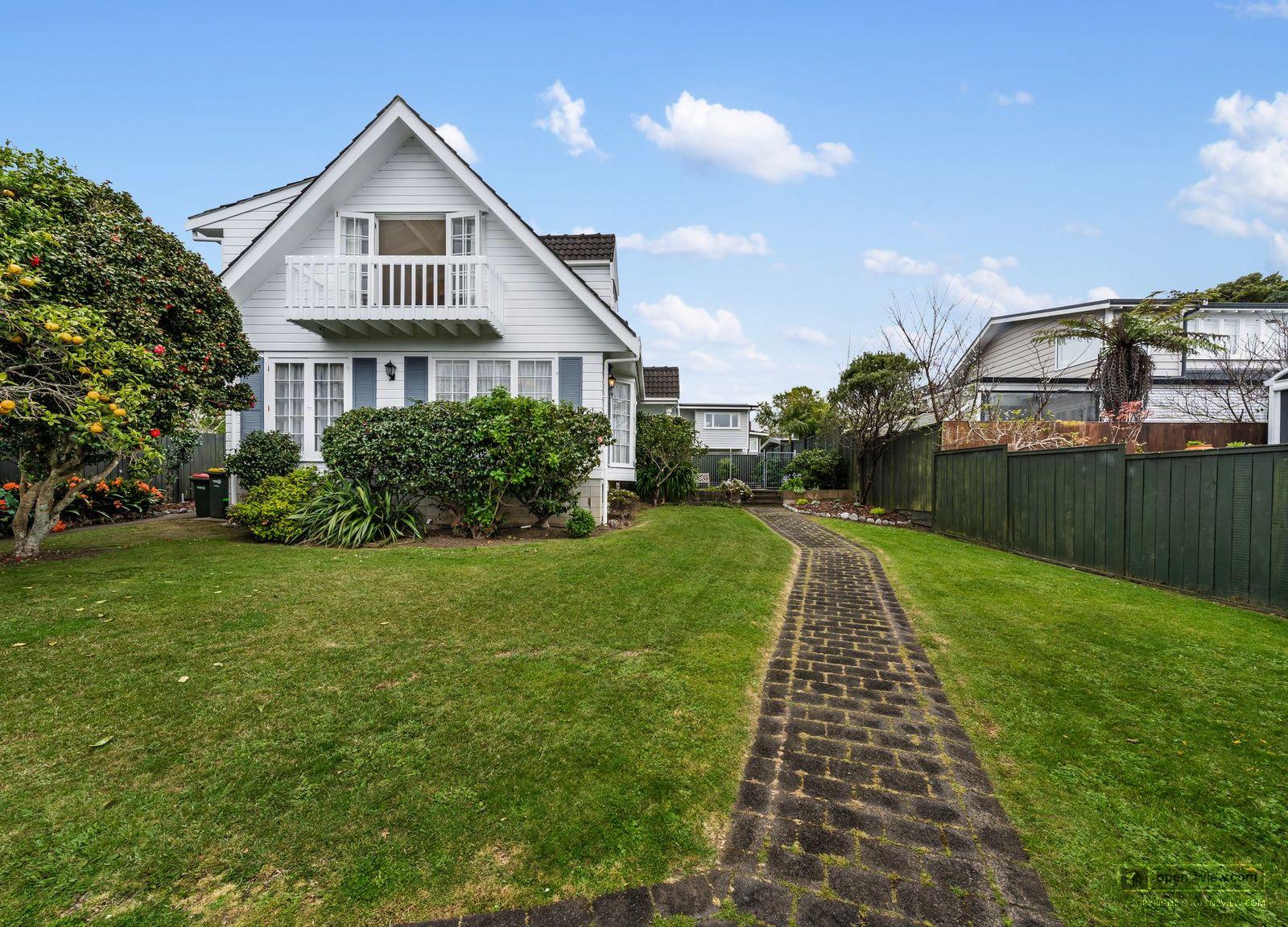 Slider image of 3A Brett Avenue, Auckland