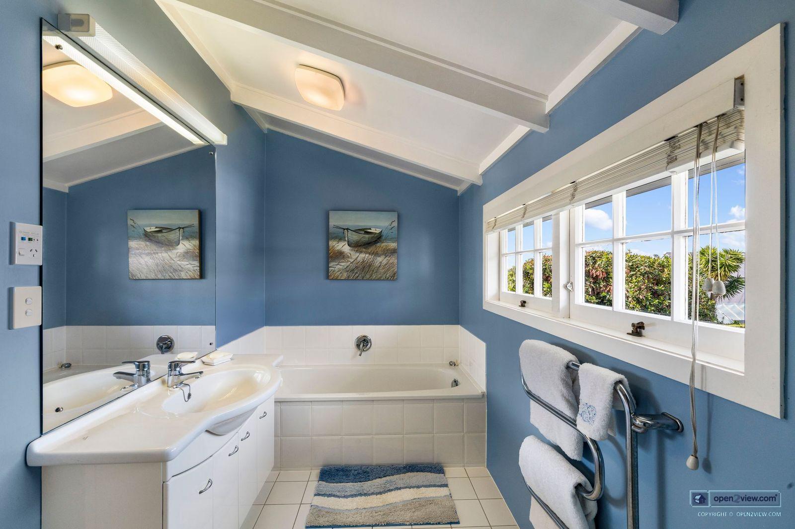 Slider image of 3A Brett Avenue, Auckland