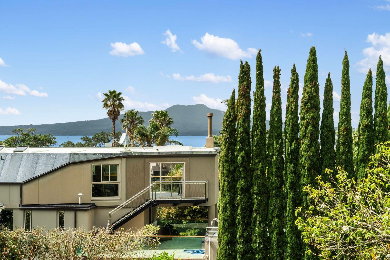 Slider image of 3A Brett Avenue, Auckland