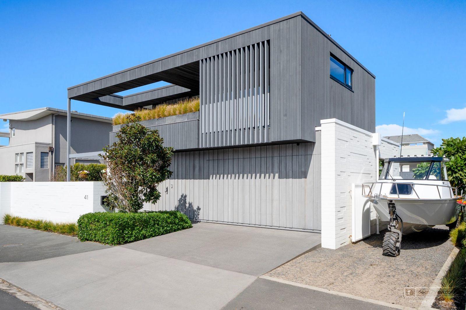 Slider image of 1/41 Craig Road, Auckland