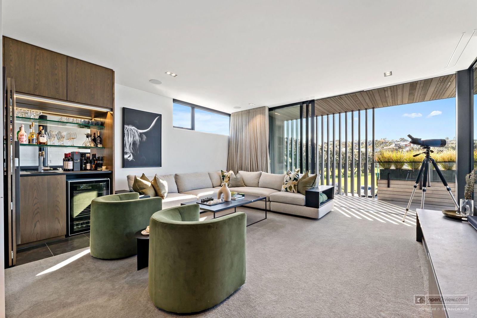 Slider image of 1/41 Craig Road, Auckland