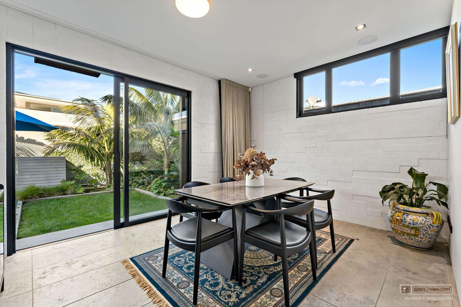 Slider image of 1/41 Craig Road, Auckland