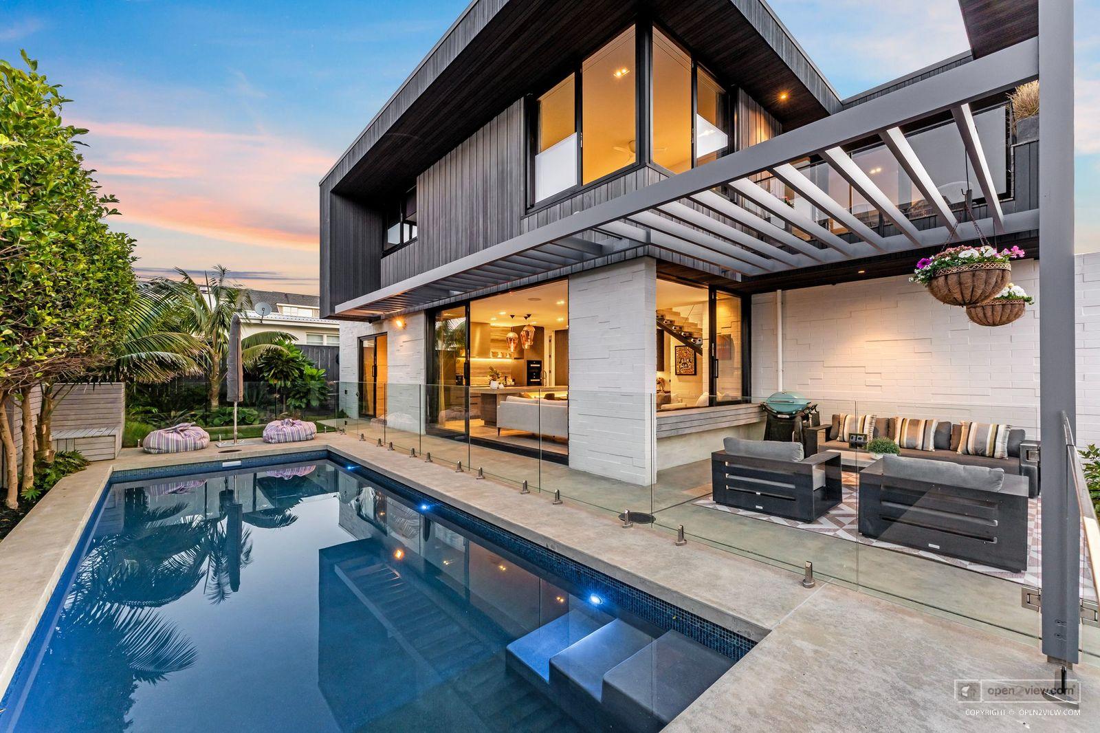 Slider image of 1/41 Craig Road, Auckland