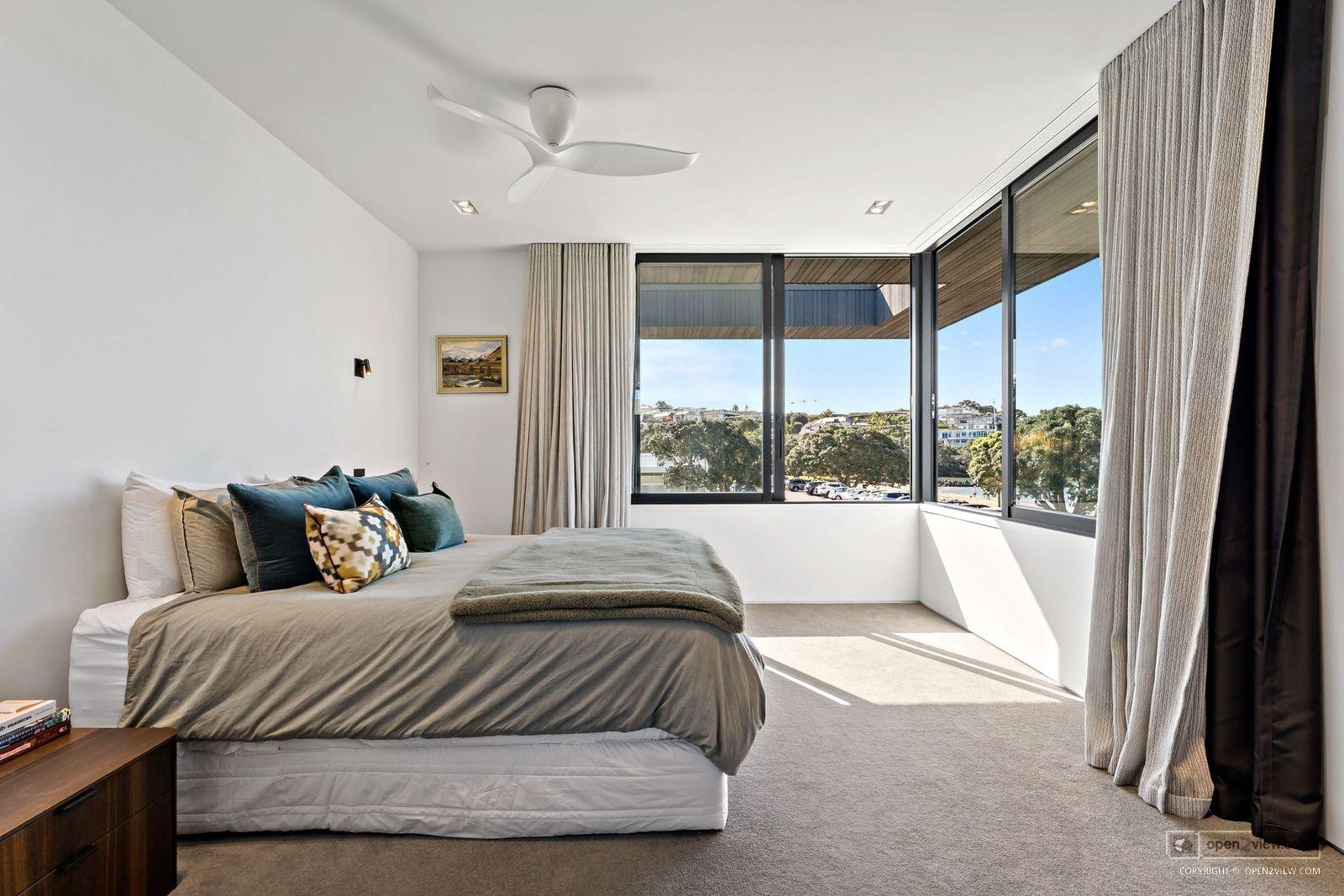 Slider image of 1/41 Craig Road, Auckland