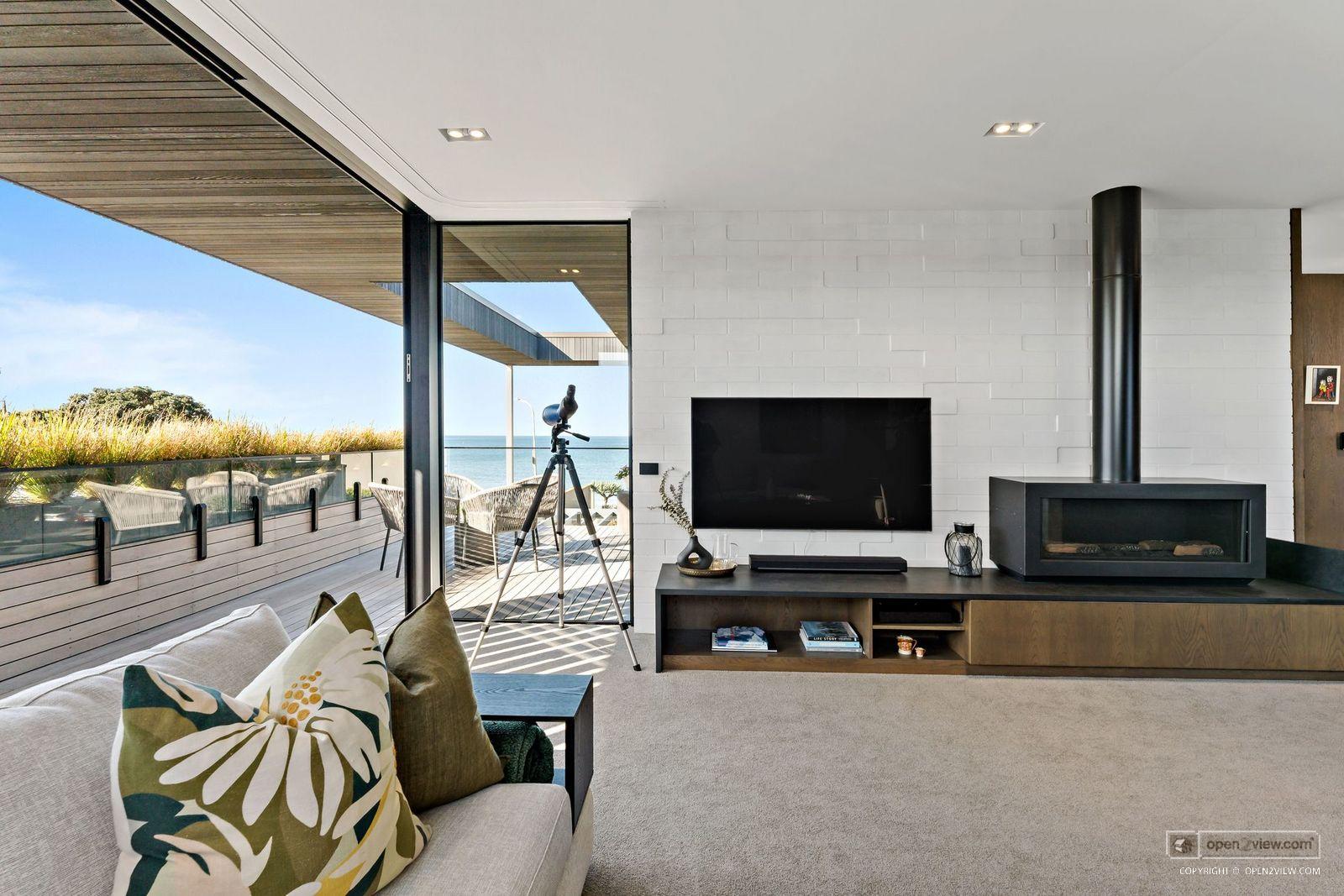 Slider image of 1/41 Craig Road, Auckland