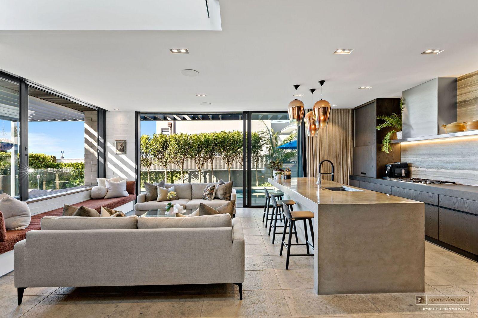 Slider image of 1/41 Craig Road, Auckland