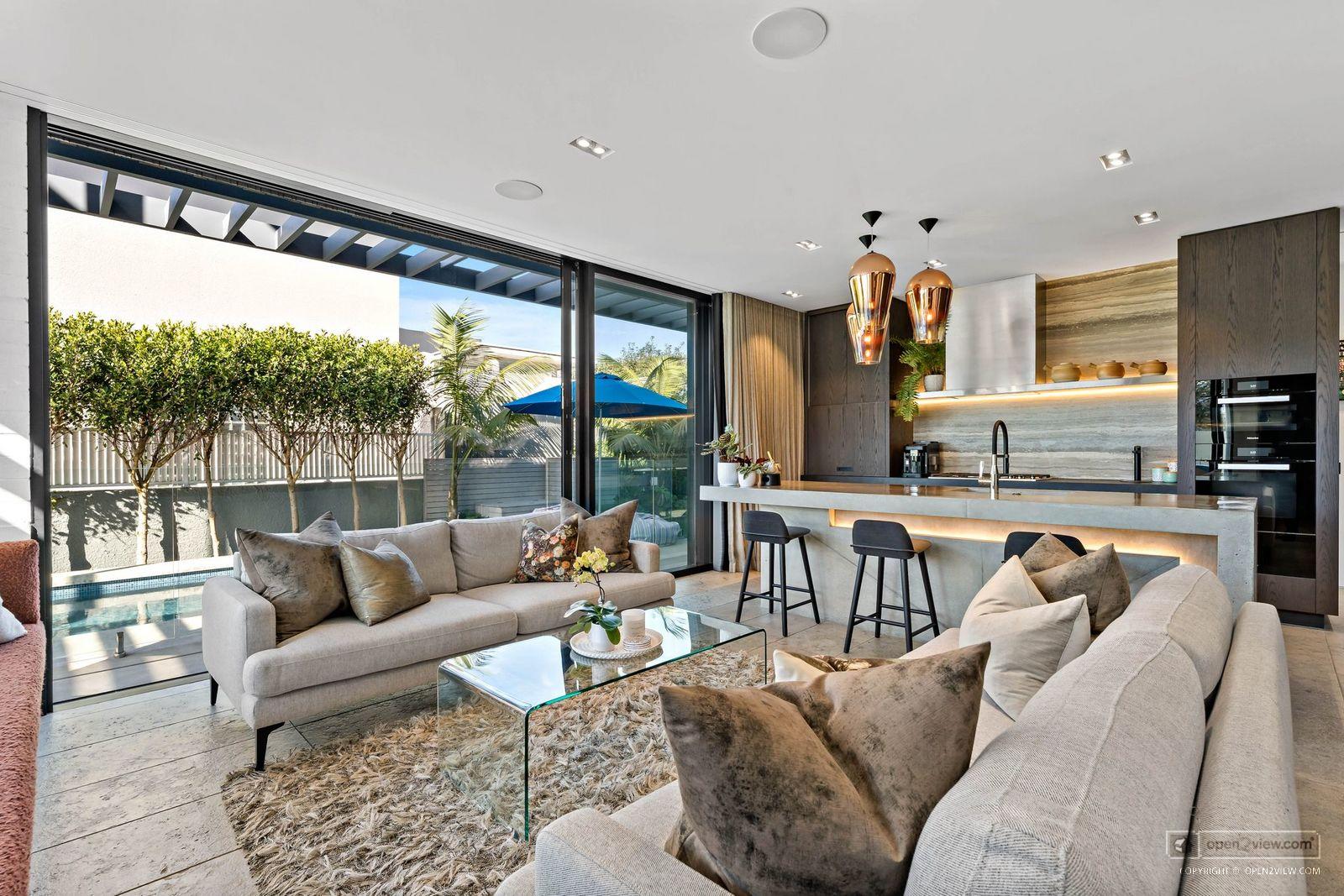 Slider image of 1/41 Craig Road, Auckland