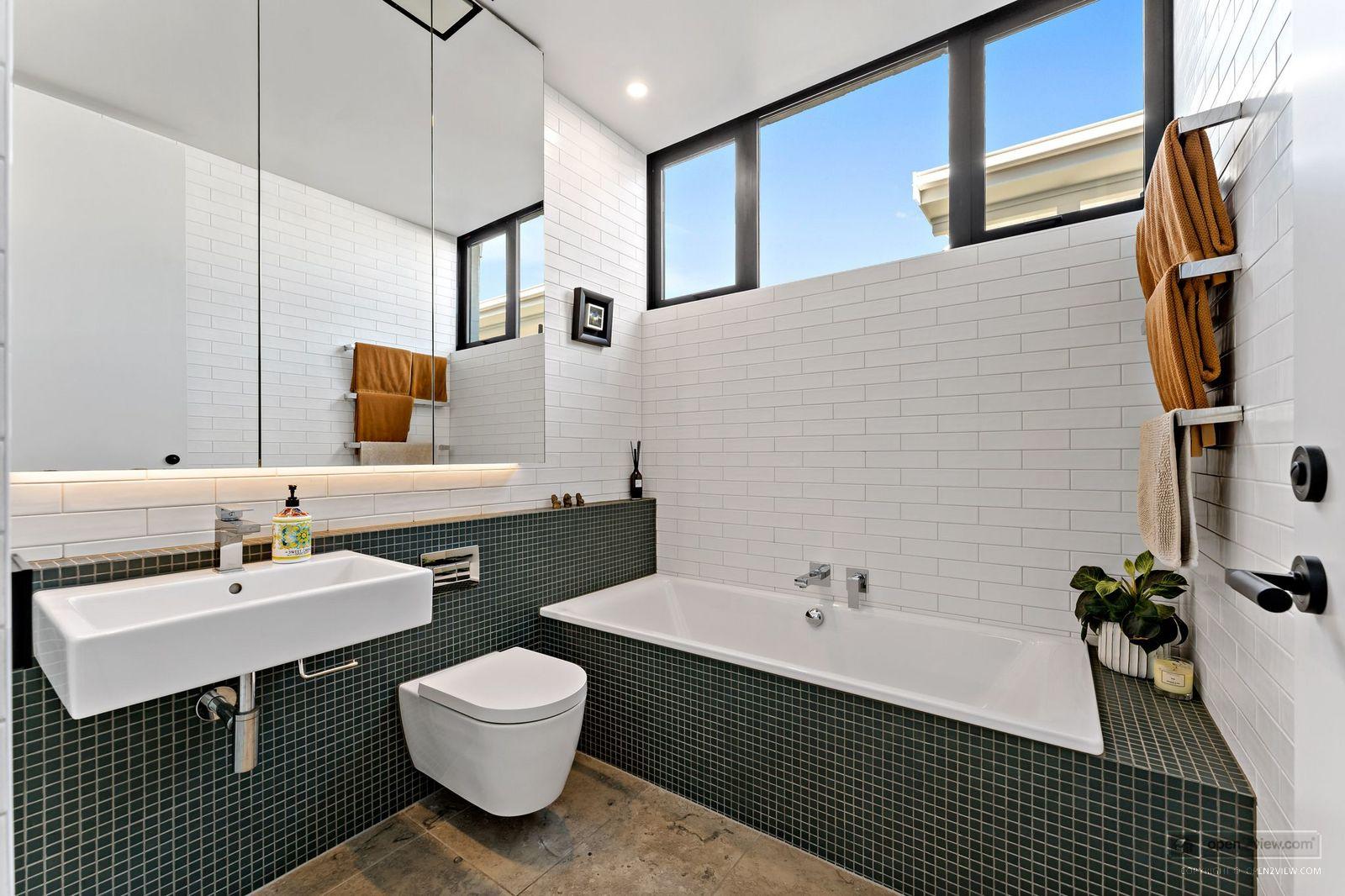 Slider image of 1/41 Craig Road, Auckland