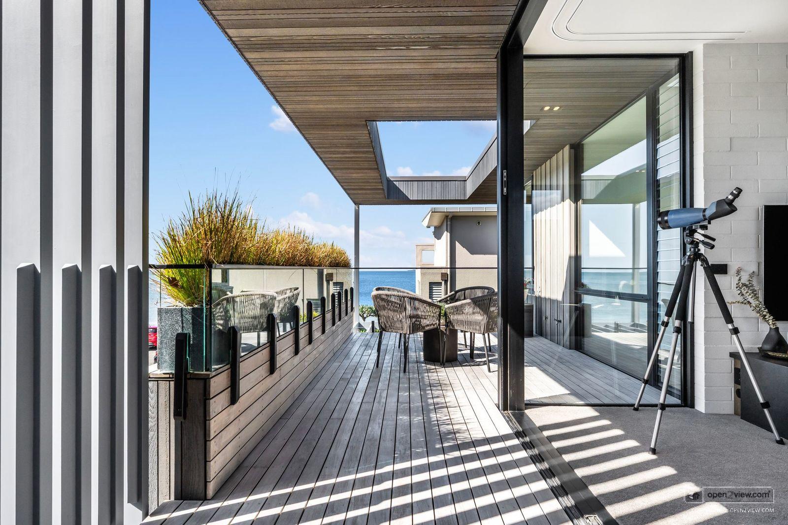 Slider image of 1/41 Craig Road, Auckland