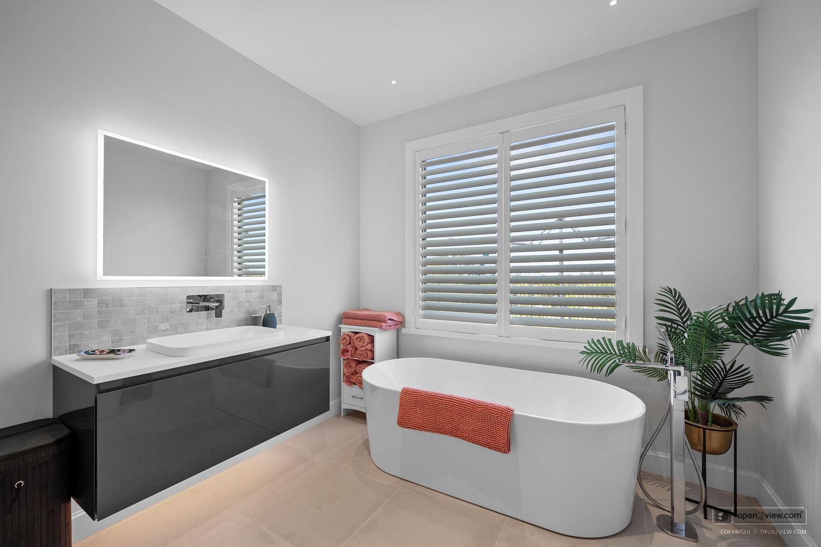 Slider image of 186 Glenmore Road, Auckland