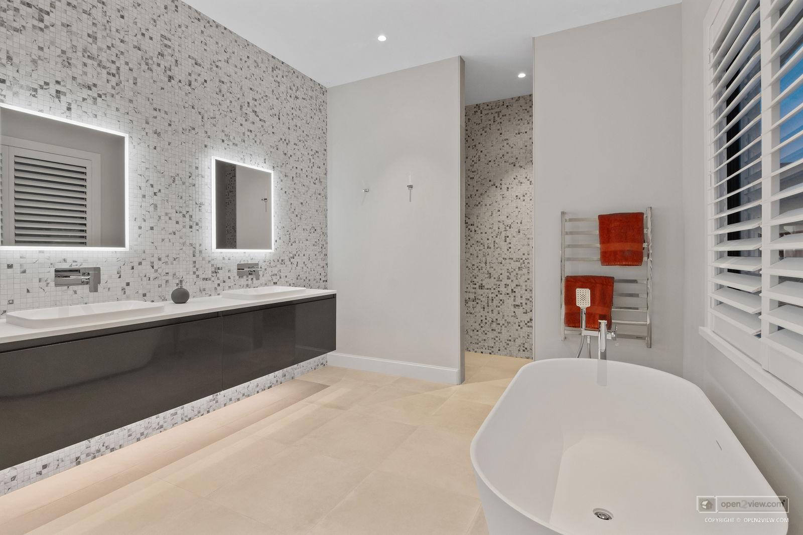 Slider image of 186 Glenmore Road, Auckland