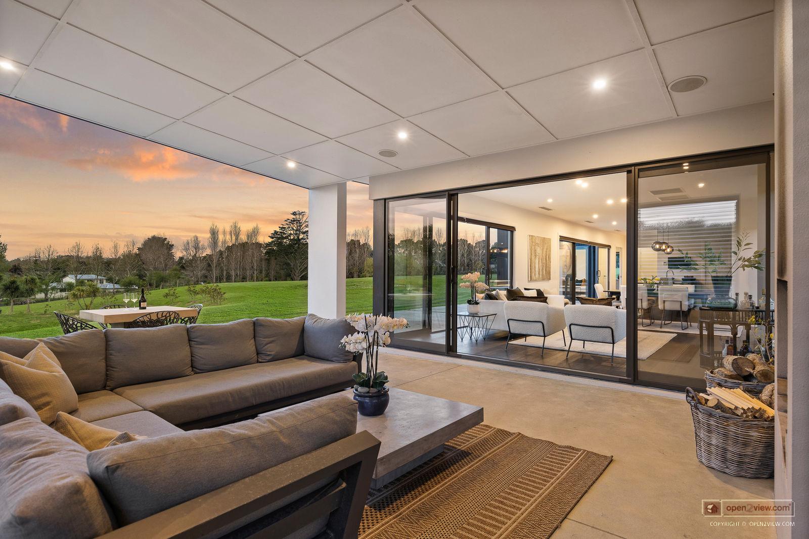 Slider image of 90 Grace Hill Drive, Auckland