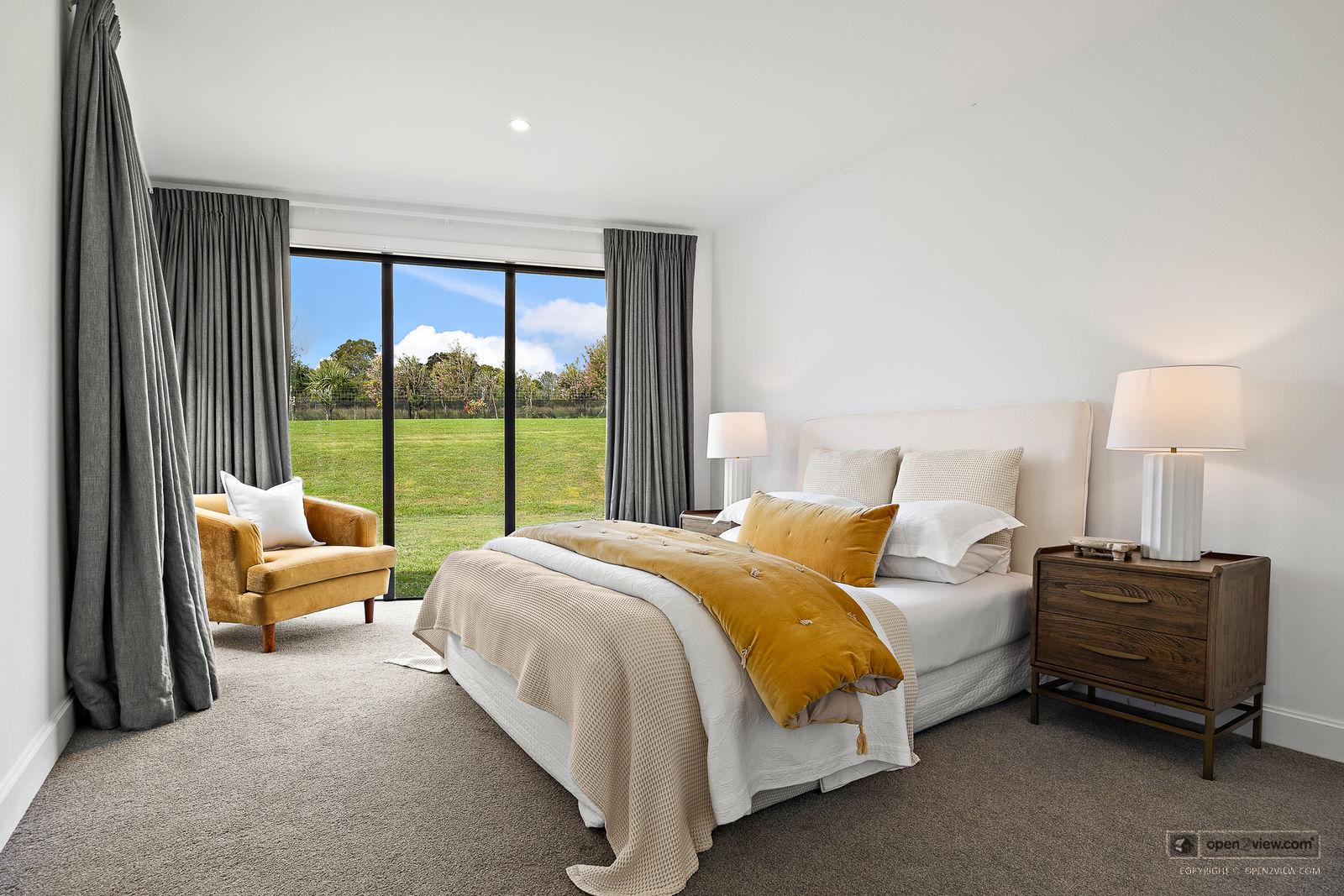 Slider image of 90 Grace Hill Drive, Auckland