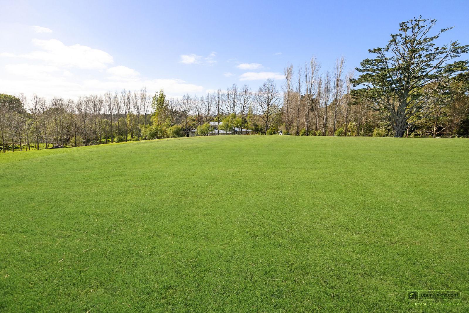Slider image of 90 Grace Hill Drive, Auckland