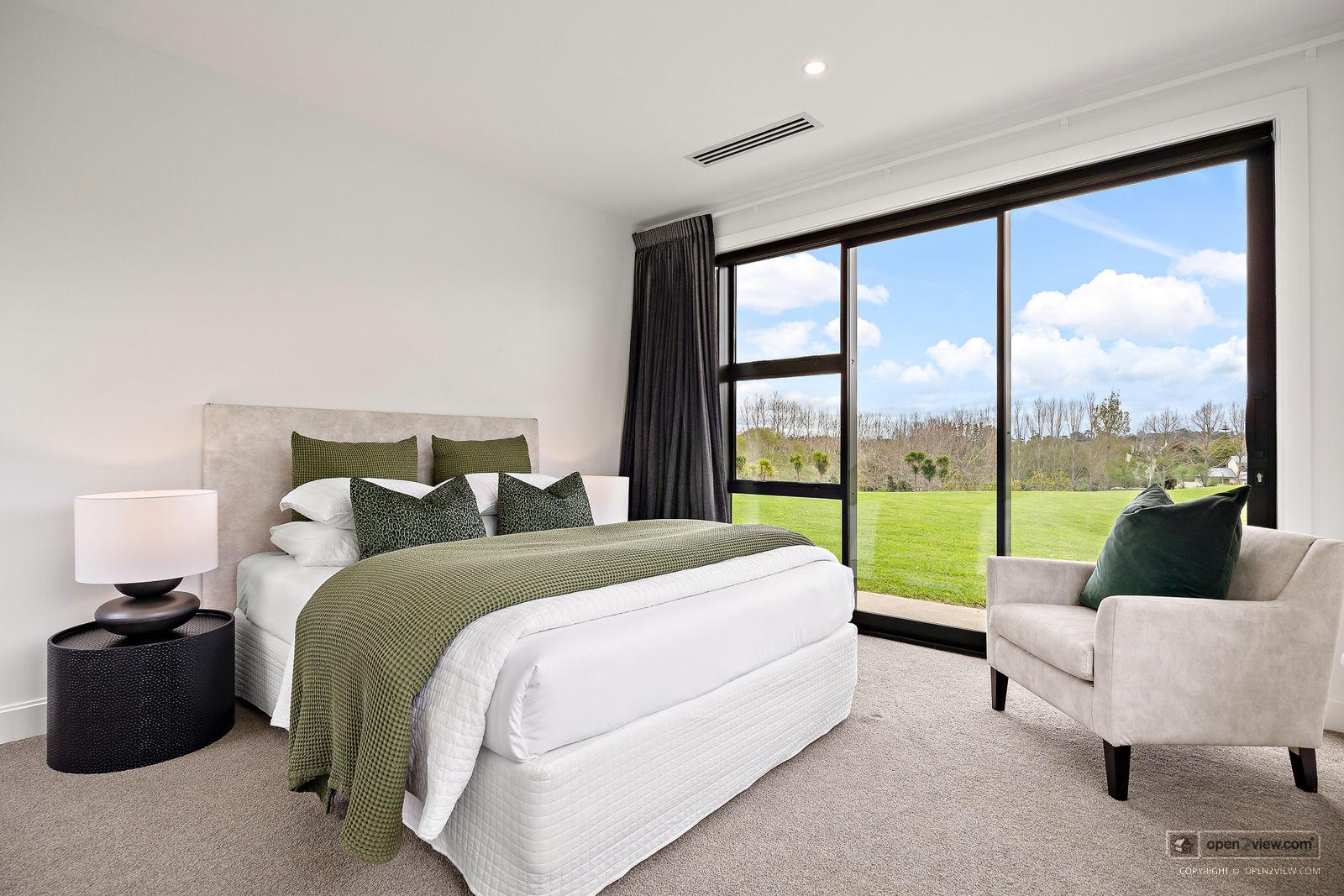 Slider image of 90 Grace Hill Drive, Auckland