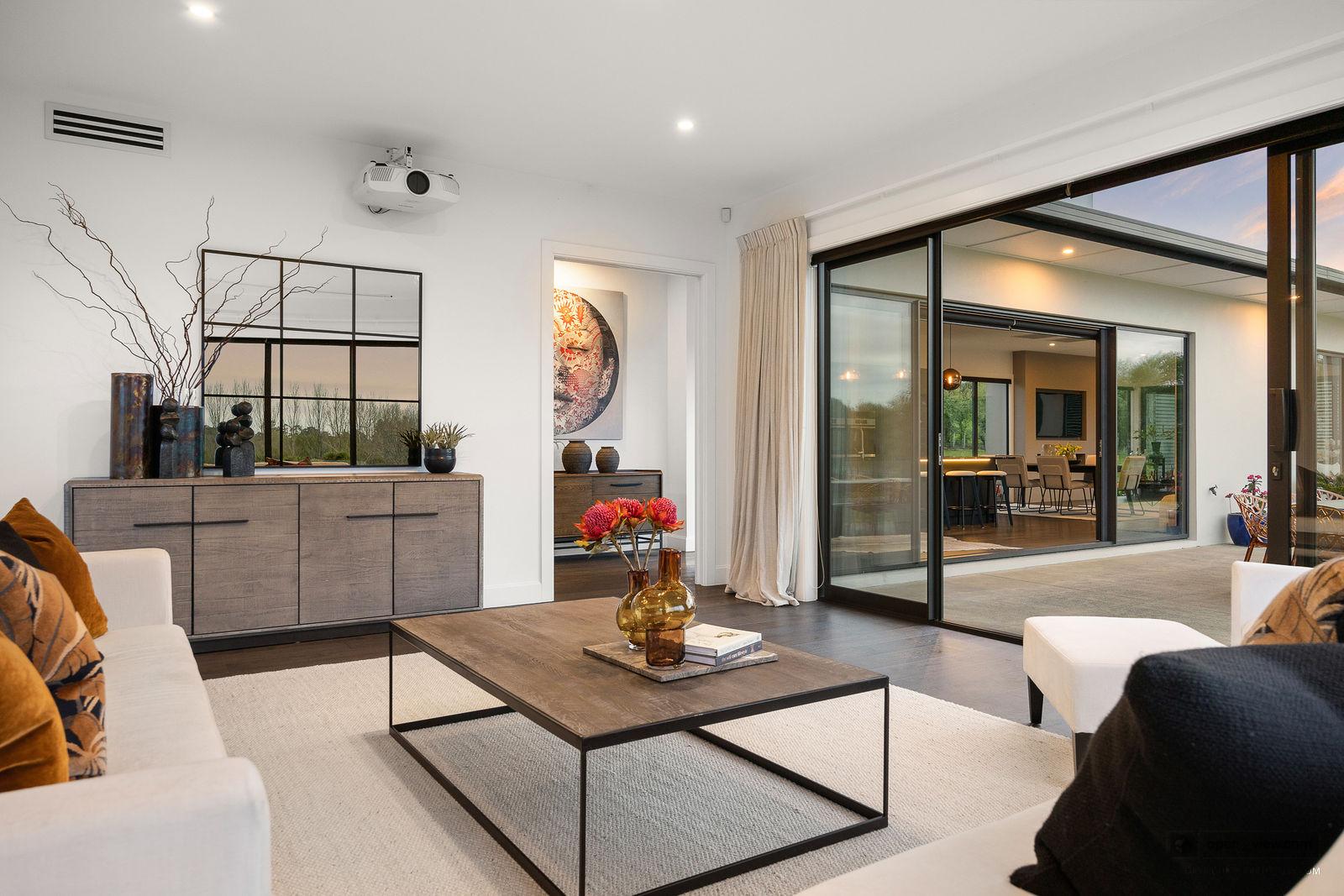 Slider image of 90 Grace Hill Drive, Auckland