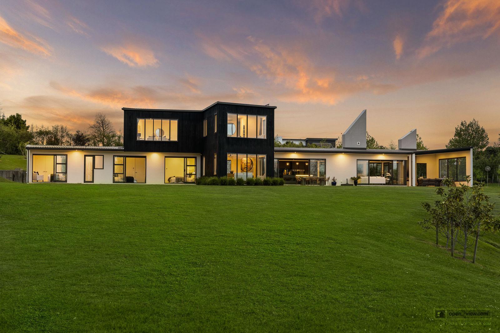 Featured image of 90 Grace Hill Drive, Auckland