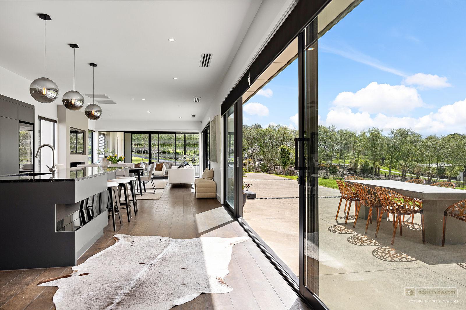 Slider image of 90 Grace Hill Drive, Auckland