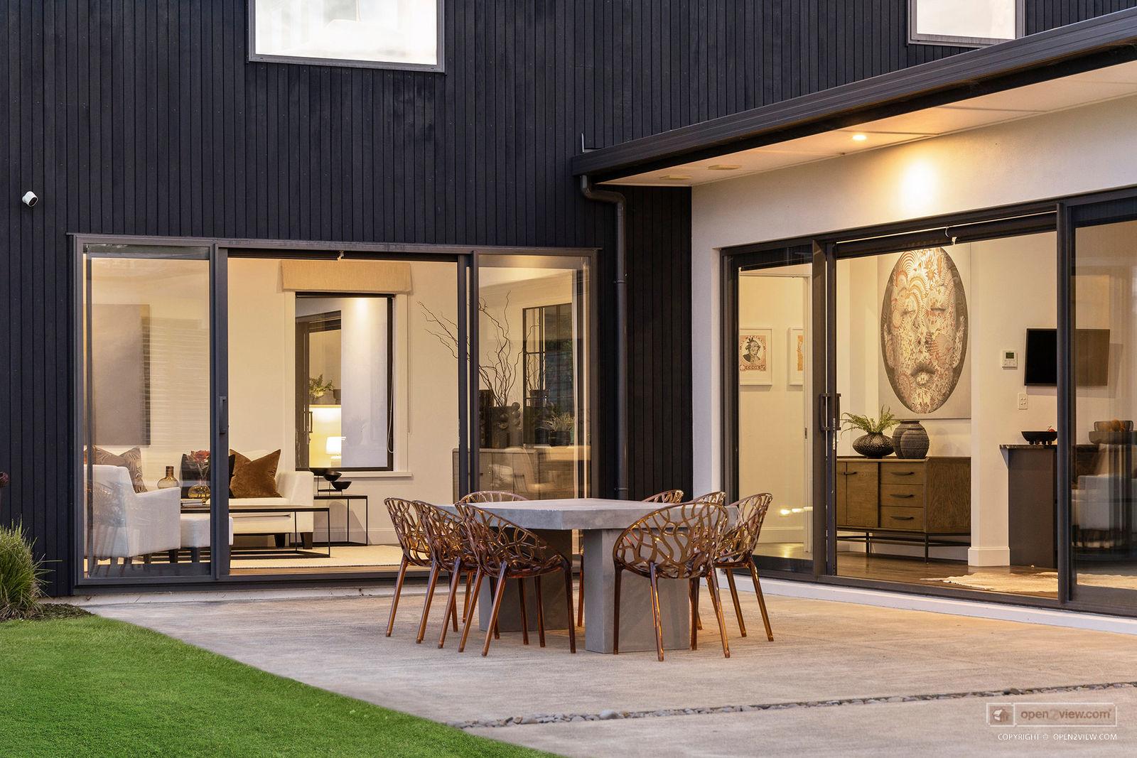 Slider image of 90 Grace Hill Drive, Auckland