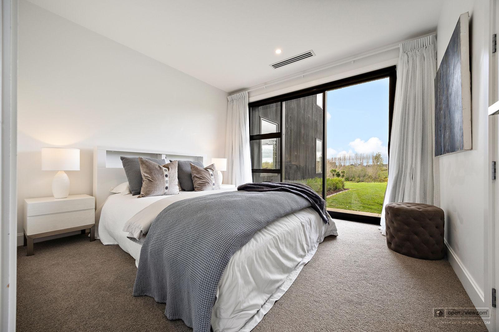 Slider image of 90 Grace Hill Drive, Auckland