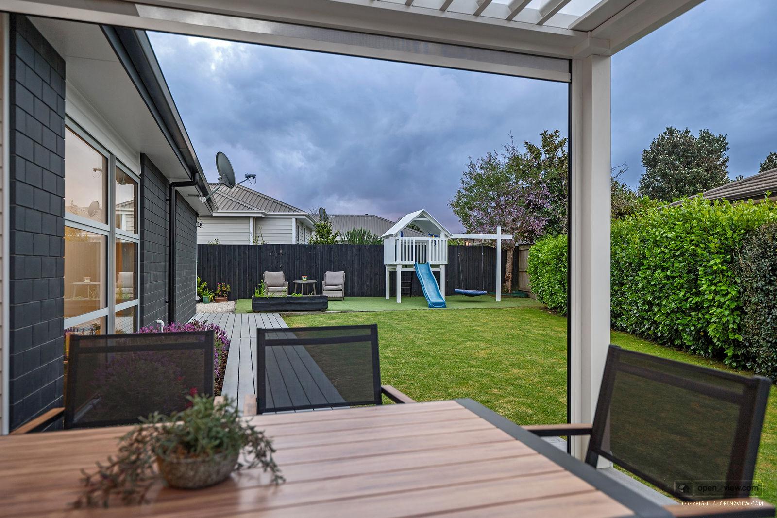 Slider image of 3 Pitoitoi Drive, Auckland