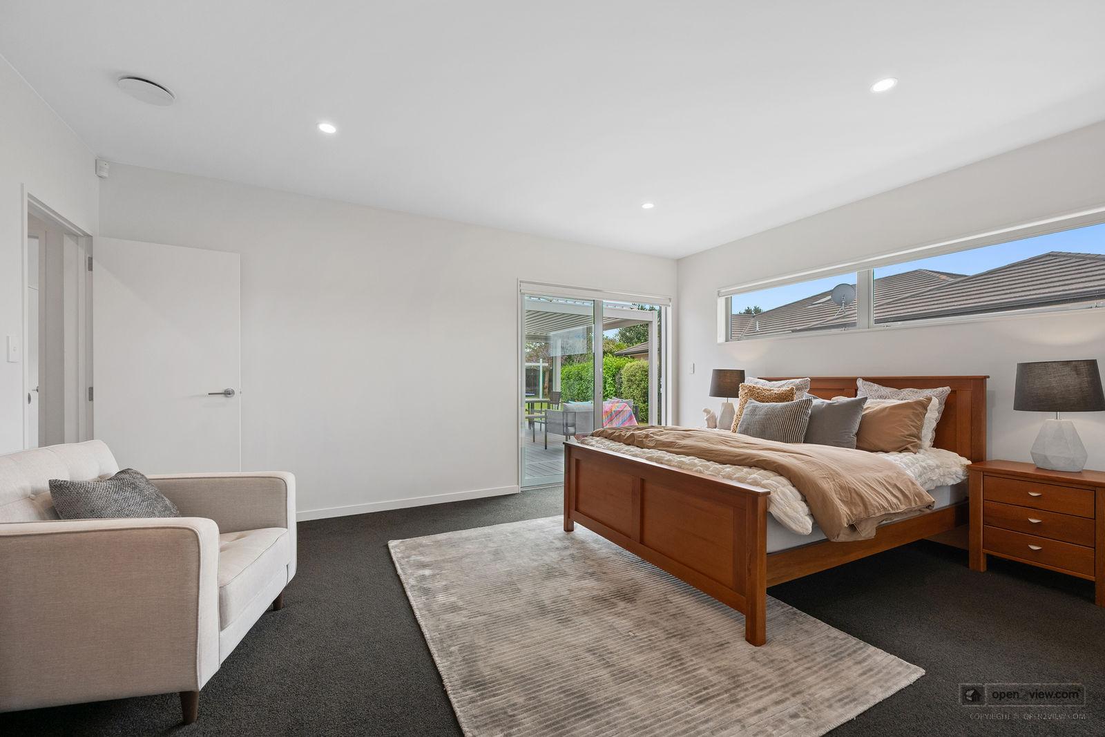 Slider image of 3 Pitoitoi Drive, Auckland