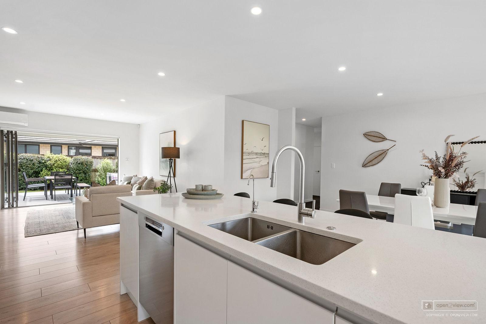 Slider image of 3 Pitoitoi Drive, Auckland
