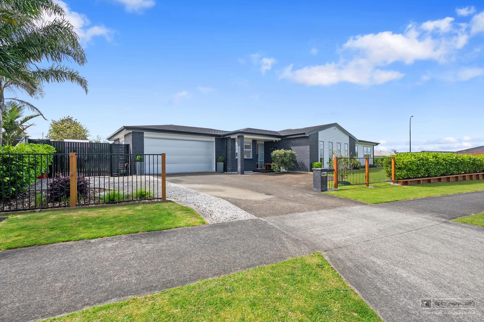 Slider image of 3 Pitoitoi Drive, Auckland
