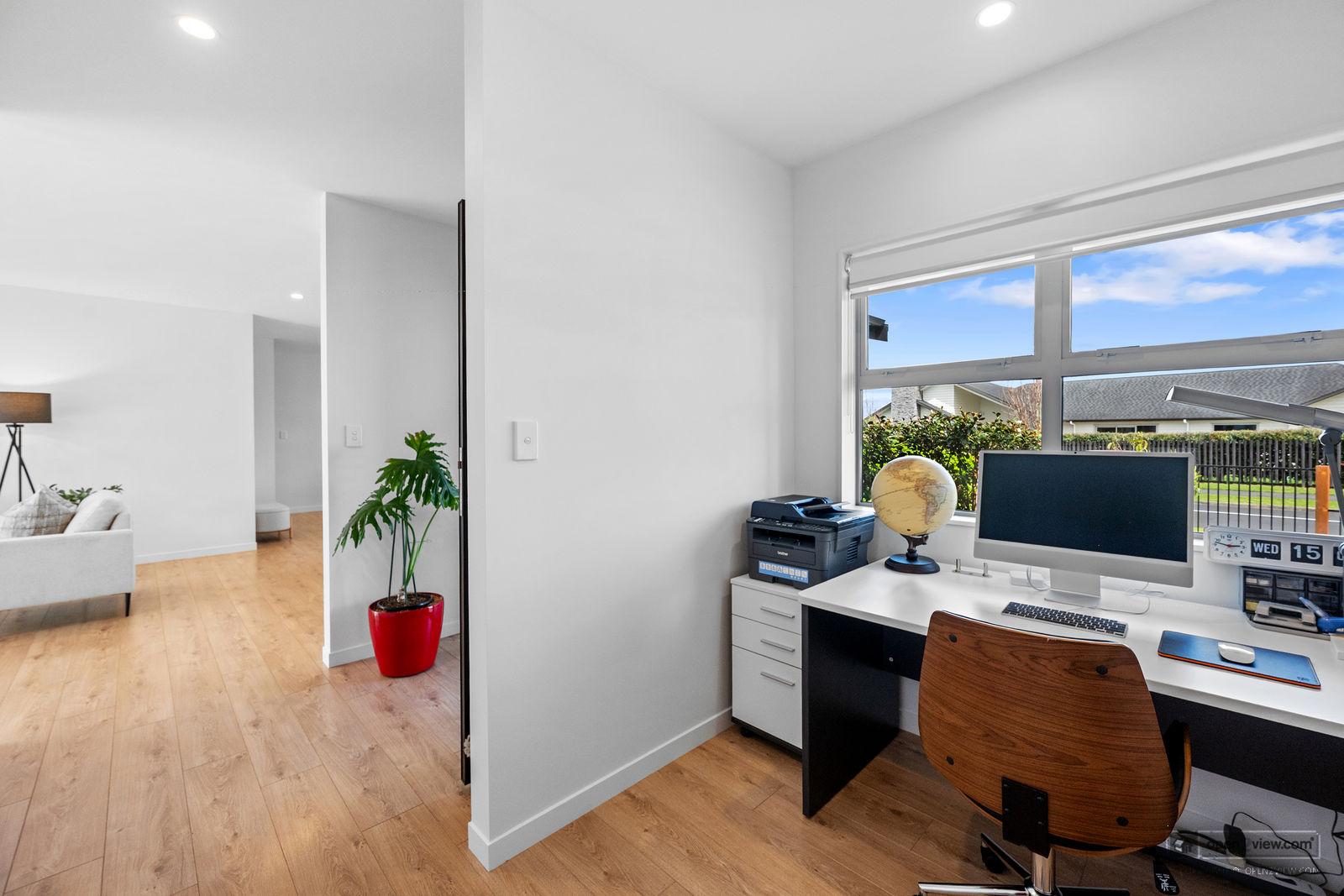 Slider image of 3 Pitoitoi Drive, Auckland